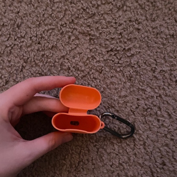 orange airpods case - Picture 2 of 2